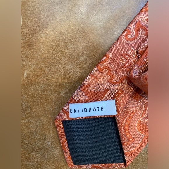 Calibrate 100% Silk Orange Patterned Tie - Picture 4 of 5